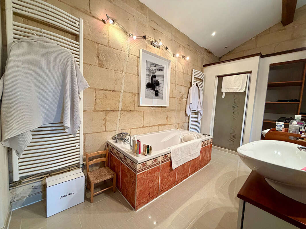 Maison à SAINT-EMILION