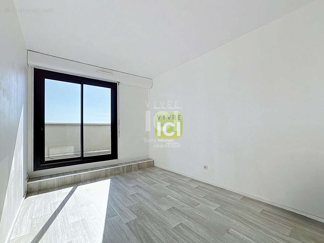 Appartement T4 avec vue panoramique sur Saint-Pierre - Cholet - photo 8