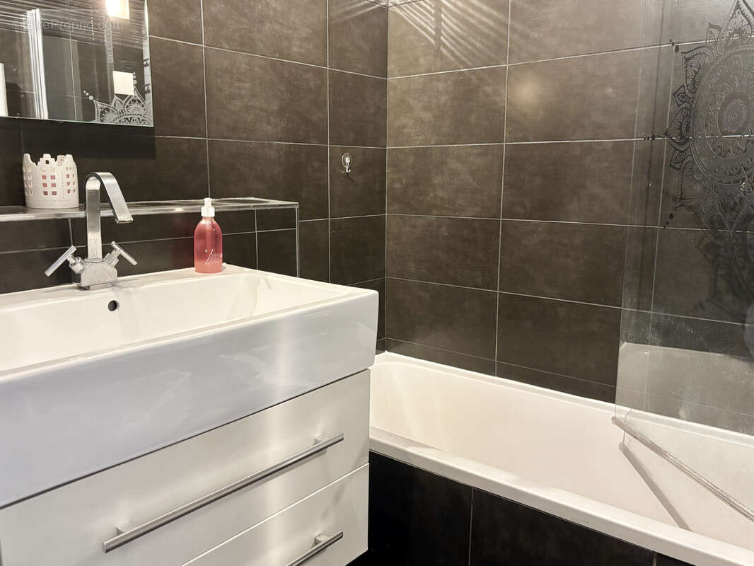 Appartement à ROQUEBRUNE-CAP-MARTIN