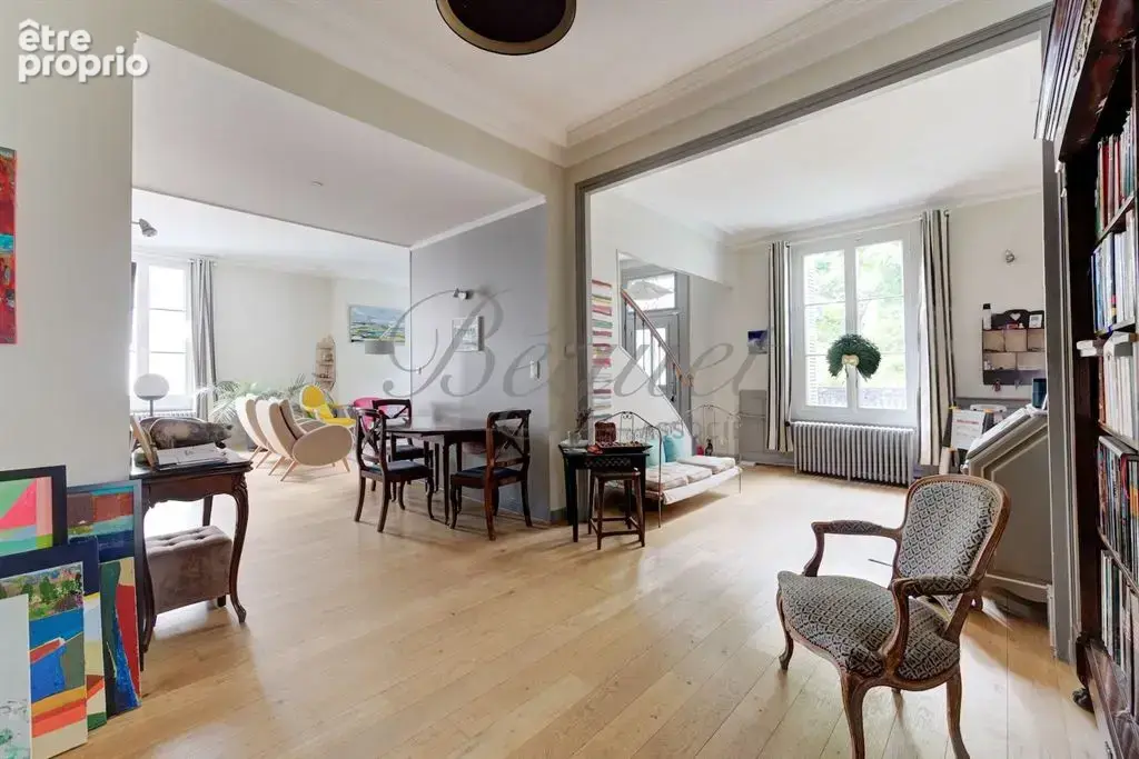 Tours (37000), Indre-et-Loire – Maison de caractère de 240 m² avec 6/7 chambres et jardin - photo 10