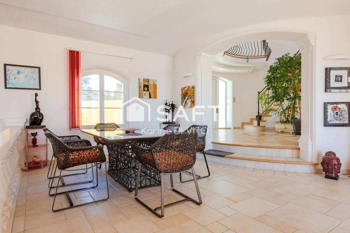 Photo 7 - Maison à ROQUEBRUNE-SUR-ARGENS