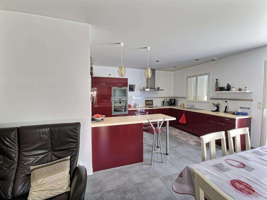 Maison 96 m² à Saint-Vivien  - photo 2