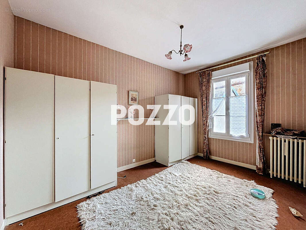 A vendre maison de 7 pieces (224 m2) a vire-normandie (14) - photo 8