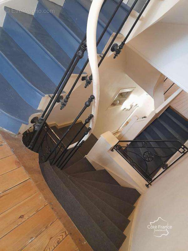 Plus de 300m2 habitables ! - photo 24