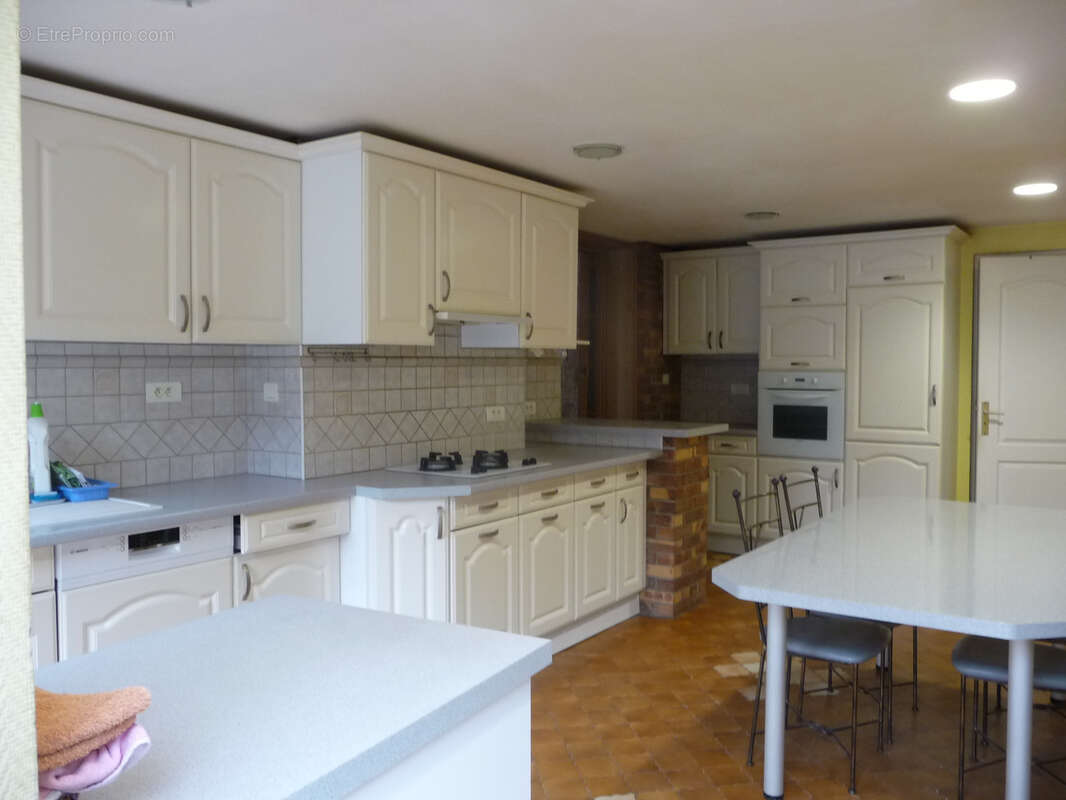 Maison à SAINT-ROMAIN-LE-PUY