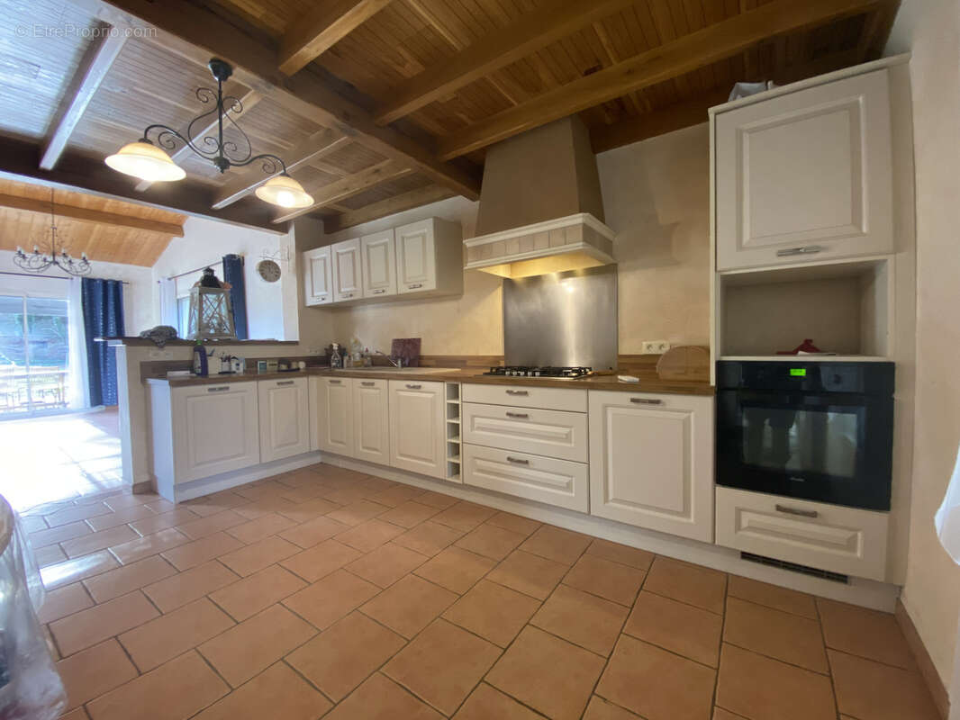 Maison à ROULLET-SAINT-ESTEPHE