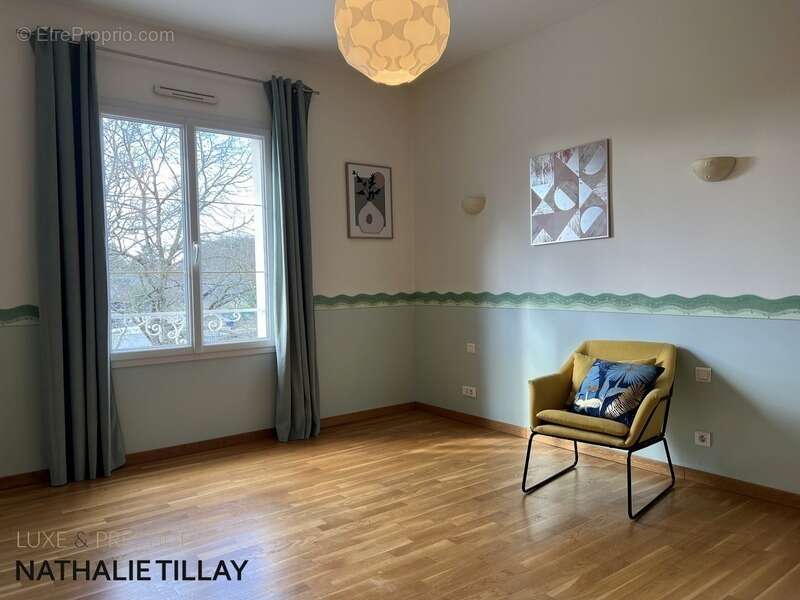 Maison à SAINT-JEAN-DE-BRAYE