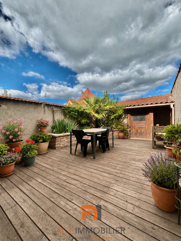 Brullioles  maison de village 125 m2 t5 etat exceptionnel, grande terrasse - photo 2