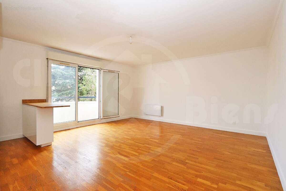 012025 - Appartement à CLAMART