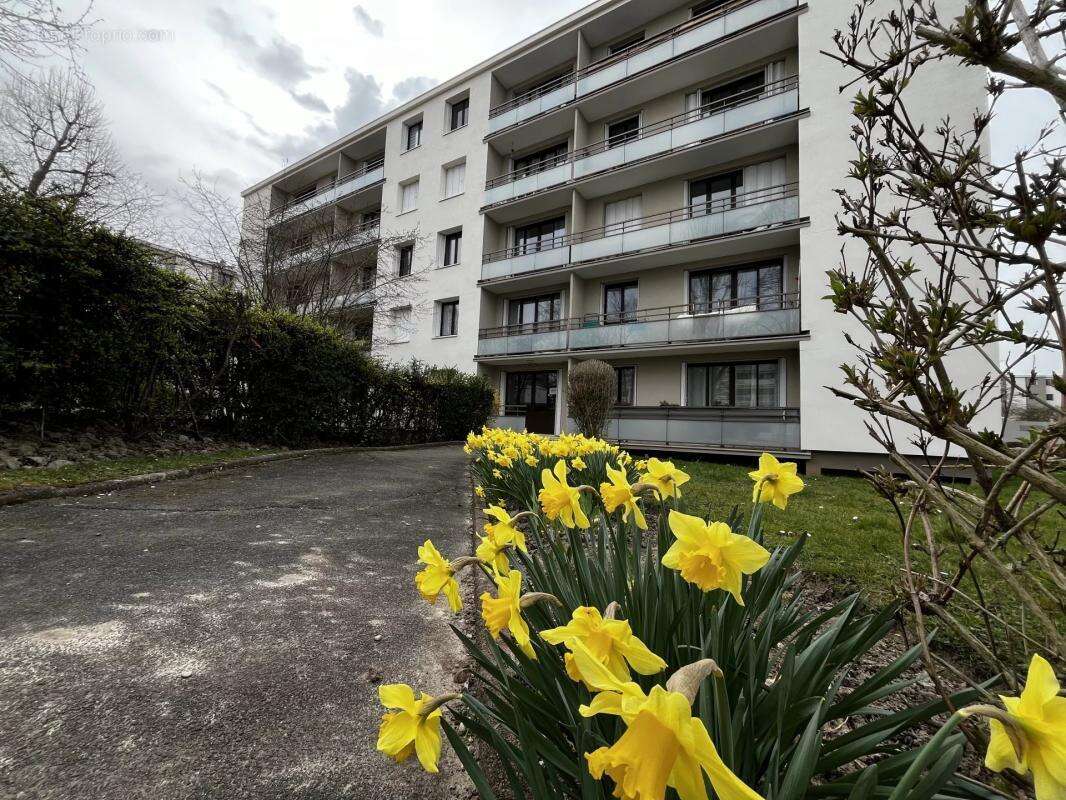 Appartement à BOIS-D'ARCY