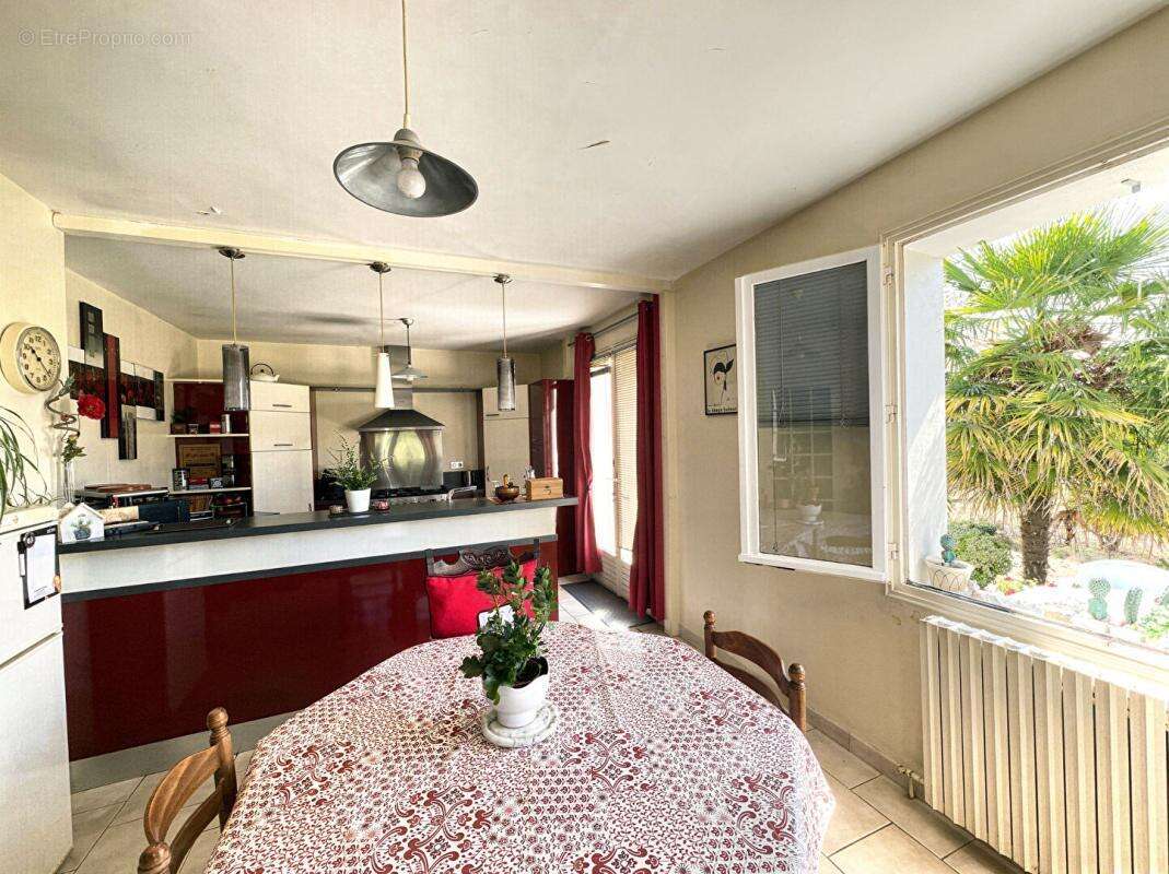 Maison 175 m² à Nanthiat  - photo 4