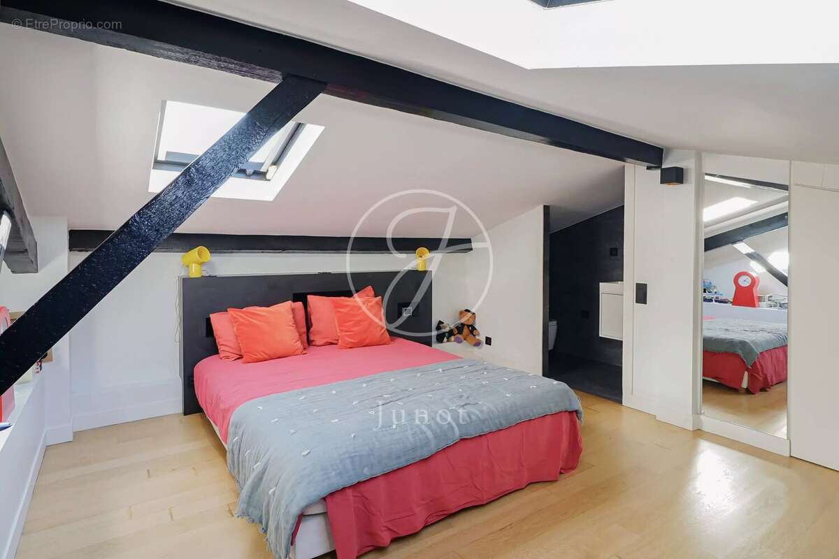 Appartement à PARIS-7E