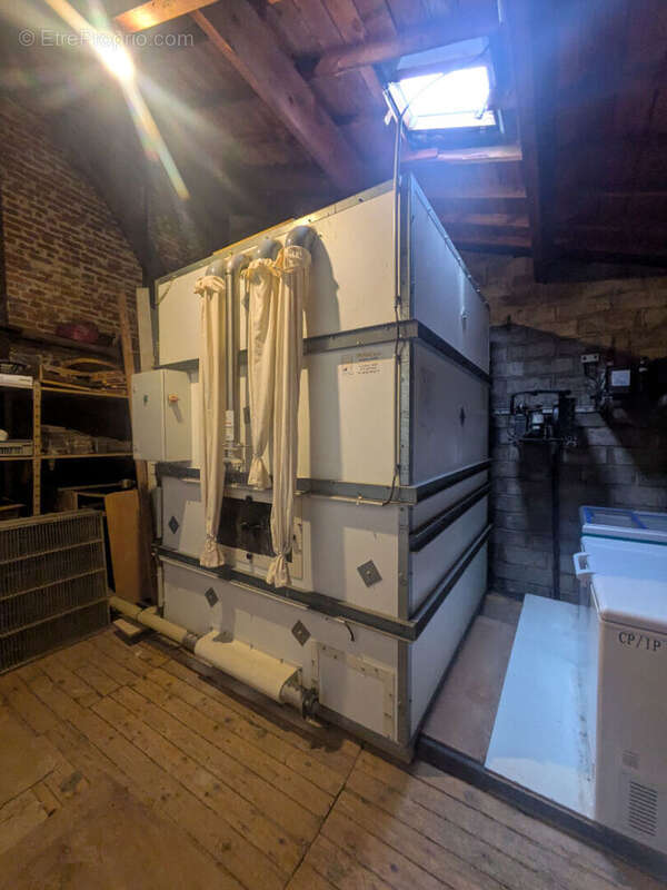 Commerce à FOUGERES