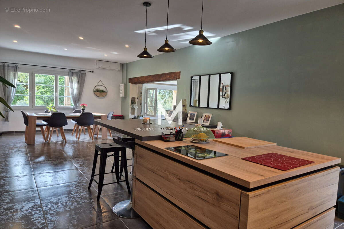 Maison à PLAN-DE-LA-TOUR