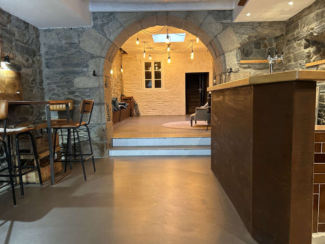 Maison de  155m2 avec local 80 m2 MORLAIX - photo 17