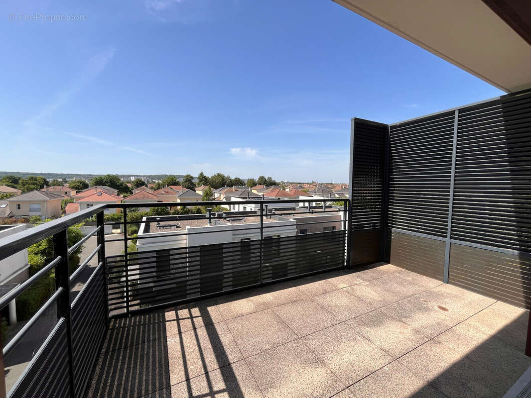 Appartement à VILLEPREUX