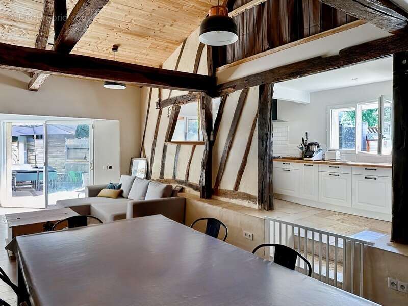 Dpt Gers (32), à vendre LANNEPAX maison P5 de 168 m² - Terrain de 656,00 m² - Plain pied - photo 2