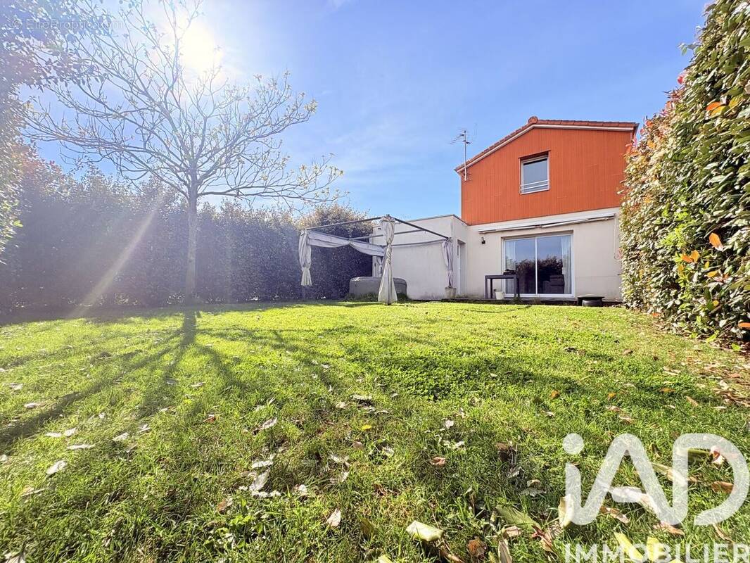 Photo 1 - Maison à BOUGUENAIS