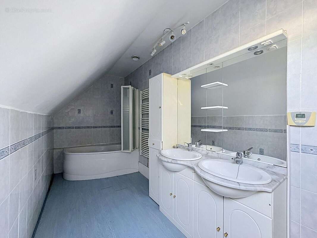 Maison 95 m² à Parce-Sur-Sarthe  - photo 7
