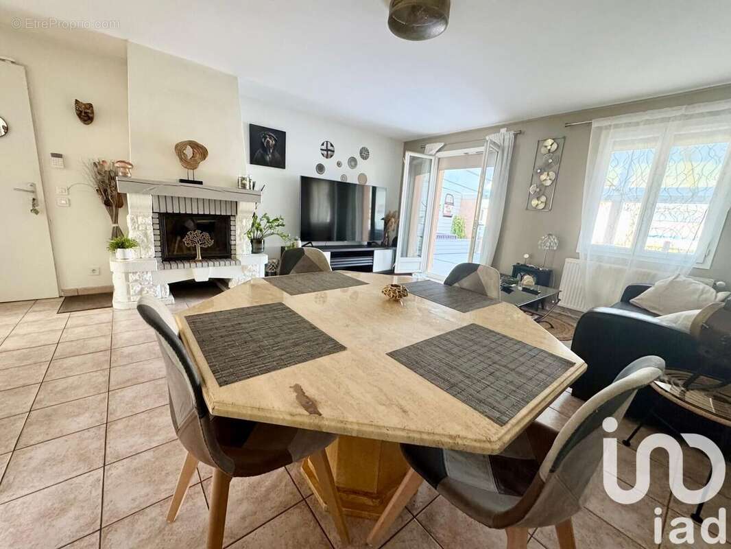 Photo 2 - Maison à BRIE-COMTE-ROBERT