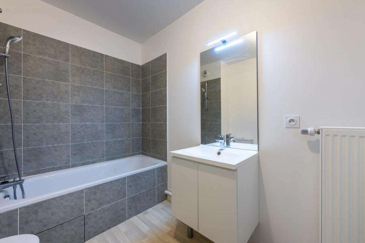 Appartement à STAINS