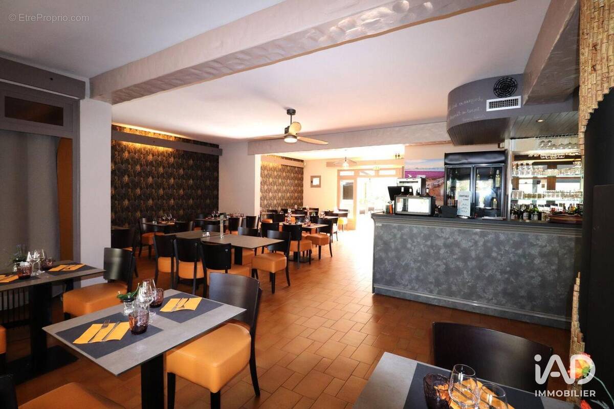 Photo 1 - Commerce à LES SALLES-SUR-VERDON