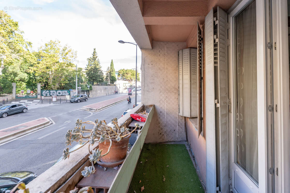 Appartement à MARSEILLE-4E