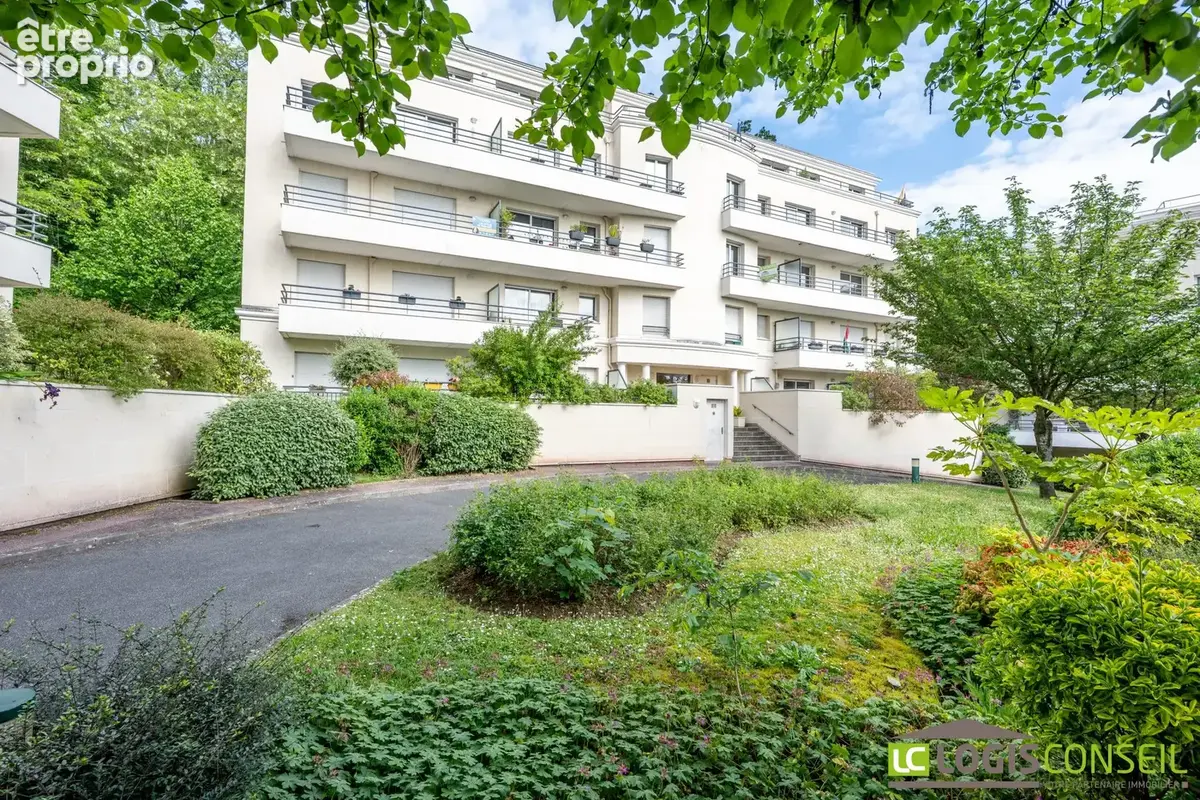 Appartement à LE PLESSIS-ROBINSON