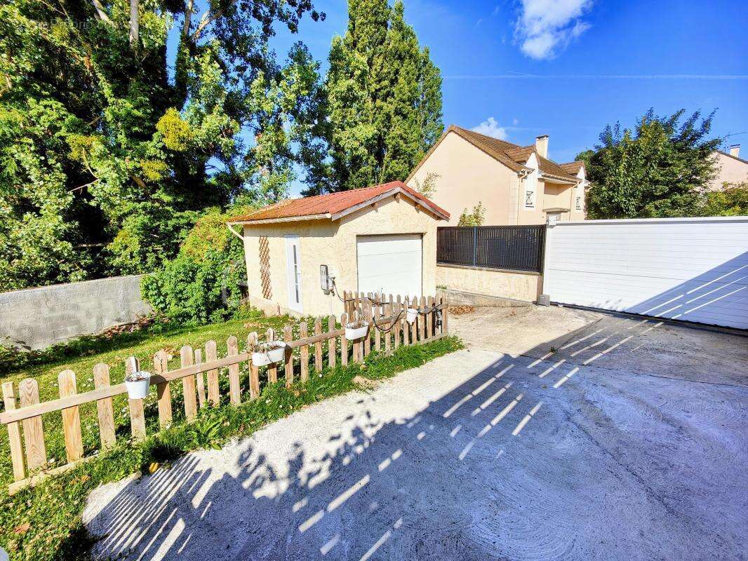 Maison à JOUARS-PONTCHARTRAIN