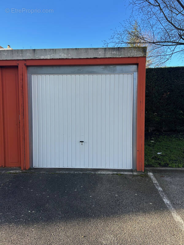 Parking à SAINT-ETIENNE