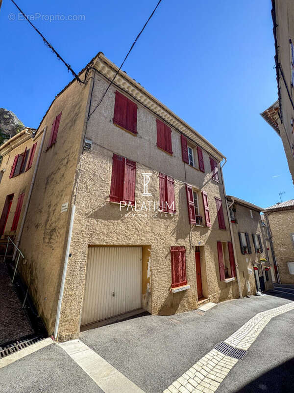 Appartement à PEYRUIS