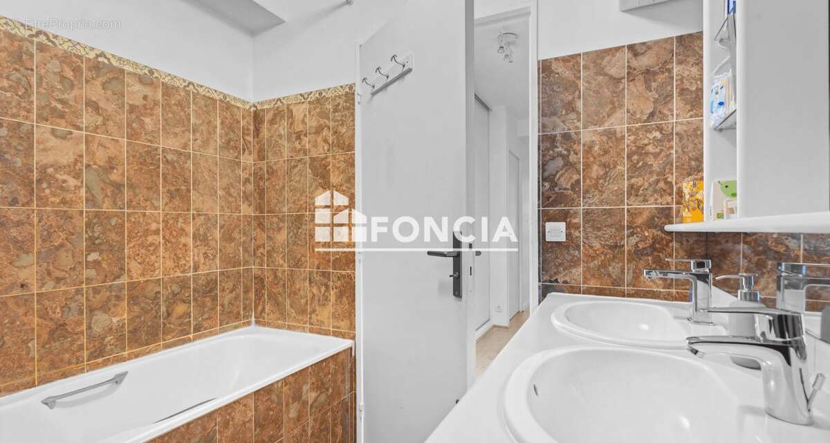 Appartement à BOURG-LA-REINE