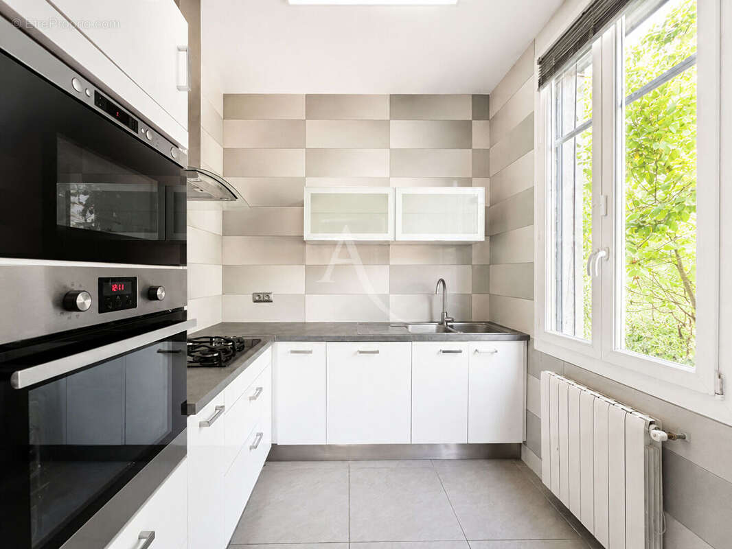 Maison familiale avec piscine, dépendance et stationnement ? Marseille 11e - photo 5