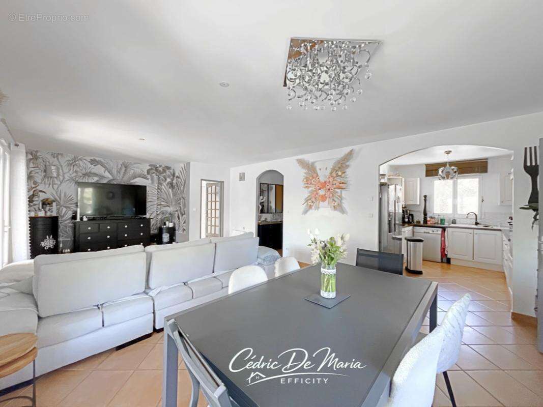 Maison à GINASSERVIS