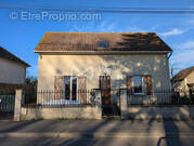 Maison à MEZERAY