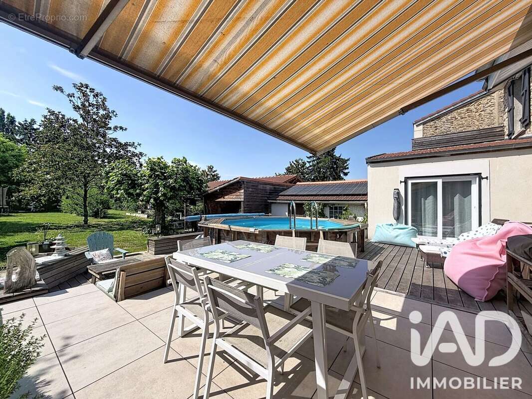 Maison 180 m² à Tournan-En-Brie  - photo 2