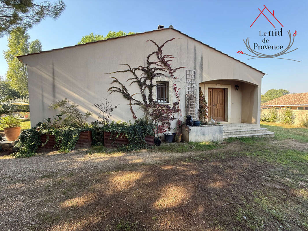 Nouveaute à robion  villa avec piscine sur beau terrain - photo 7