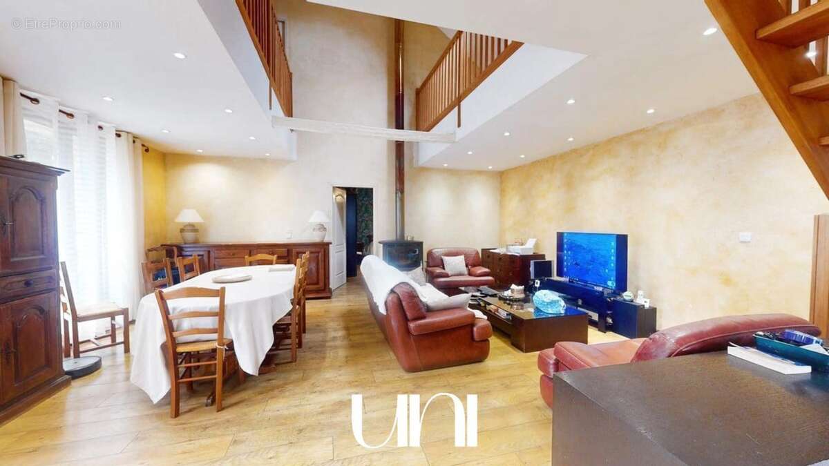 Maison à MEZIDON-CANON