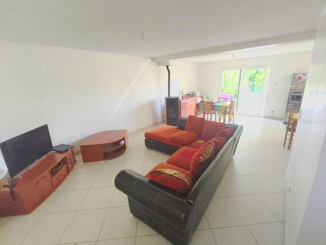 Pavillon recent 4 chambres et garage - photo 3