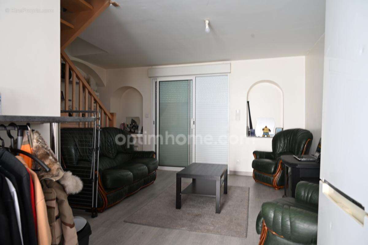 Maison en pierre avec deux logements, terrasse panoramique et potentiel exceptionnel à DOUZILLAC (24) - photo 3