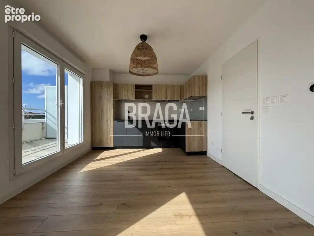Appartement en duplex, 3 chambres, terrasse, places de stationnement, construction 2022 - photo 2