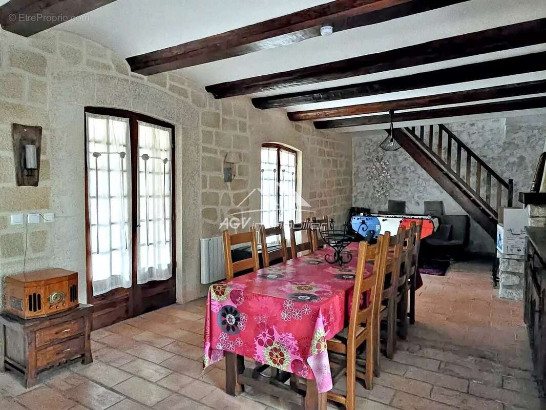 Maison à ALLEGRE-LES-FUMADES