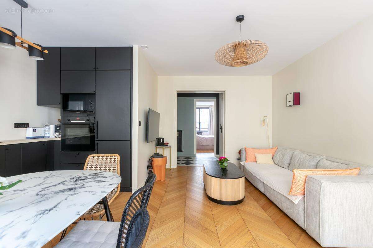 Appartement à PARIS-7E