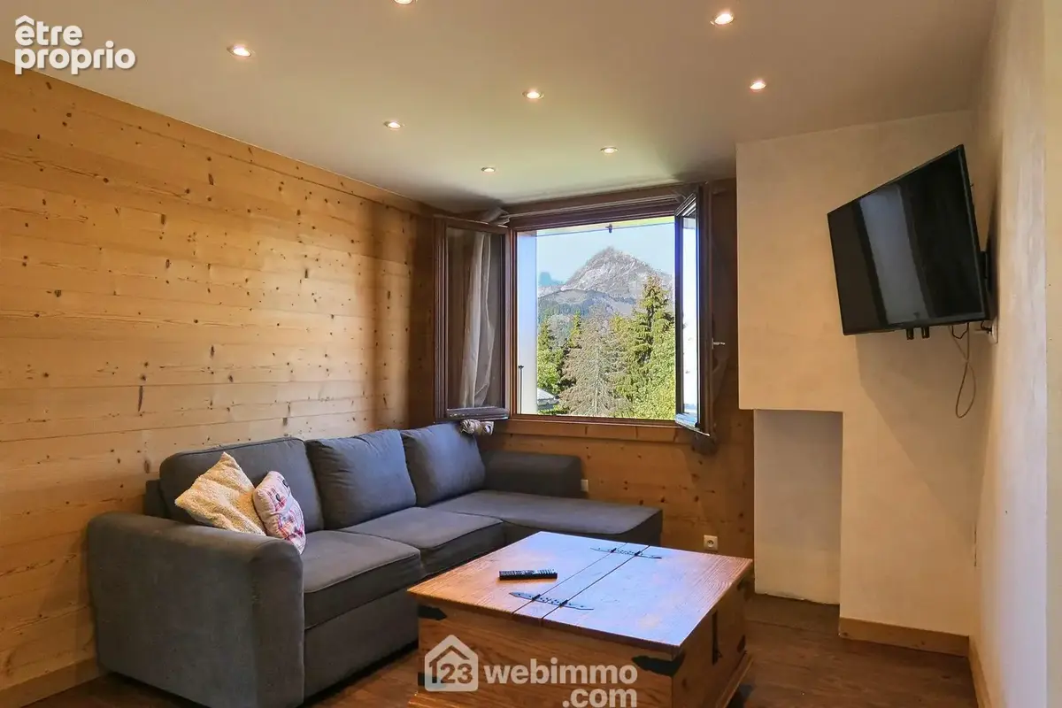 Découvrez ce charmant appartement de 40m² situé au Cernix.