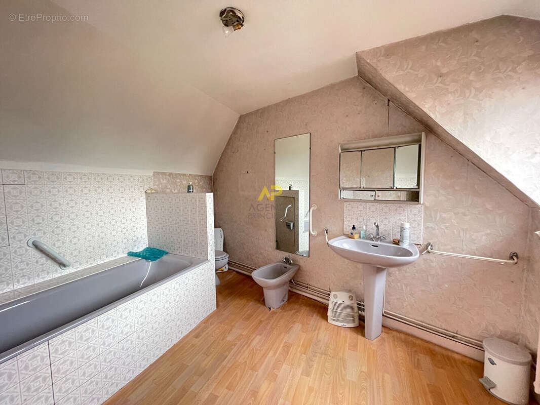 Maison à MONTIGNY-LES-CORMEILLES