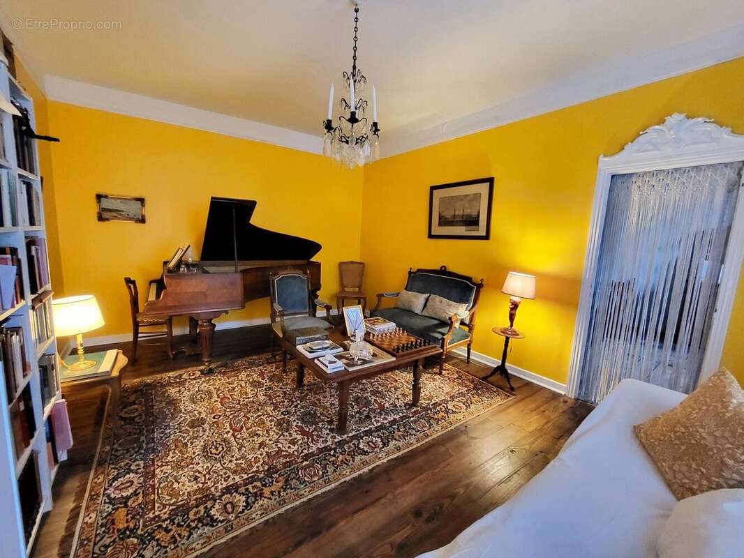 Maison à LA CHAPELLE