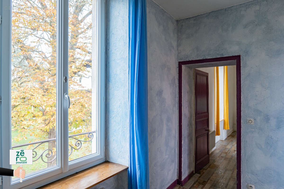 Maison à CHAMPAGNE-LES-MARAIS