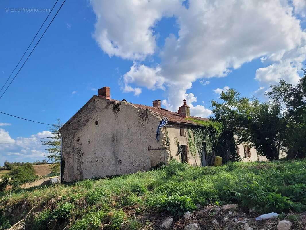 Maison à MONTORD