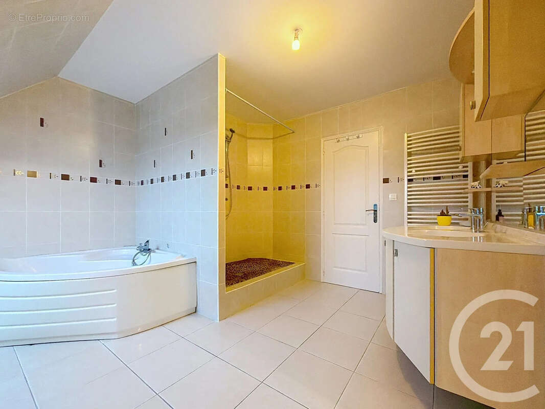 Maison à VILLECHETIF