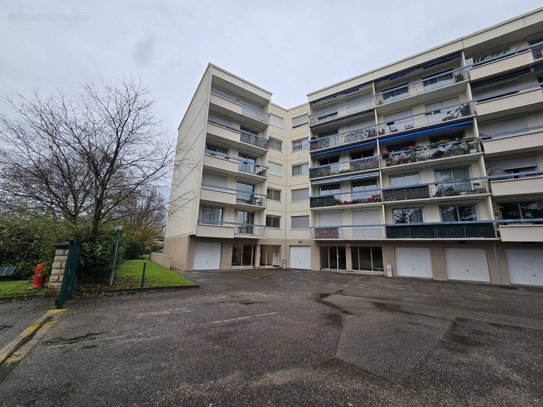 Appartement à LYON-8E